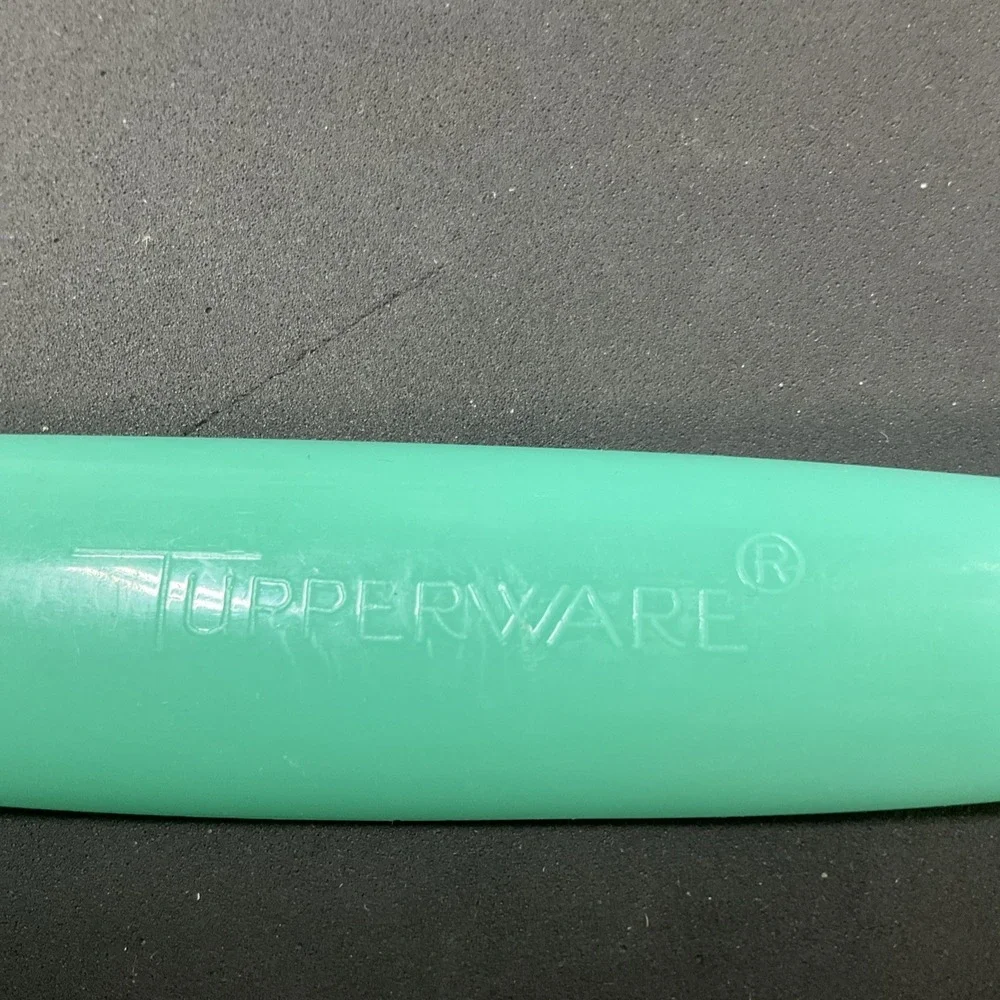 Tupperware Crisp It 1424 Lettuce Keeper Jadeite Green W, Dome Lid Spike & core
